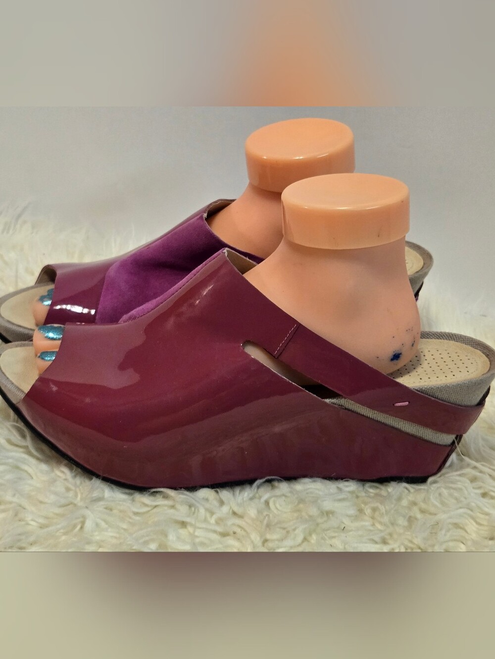 TSUBO Wedge Sandals - Picture 3 of 12